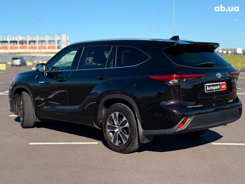 Toyota Highlander 2021 коричневый - фото 14