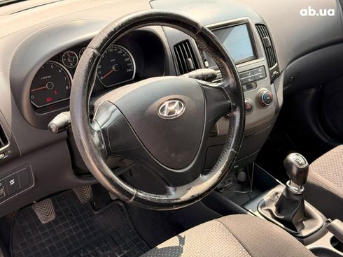 Hyundai i30 2010 черный - фото 12