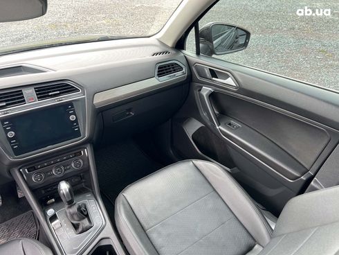 Volkswagen Tiguan 2019 черный - фото 28