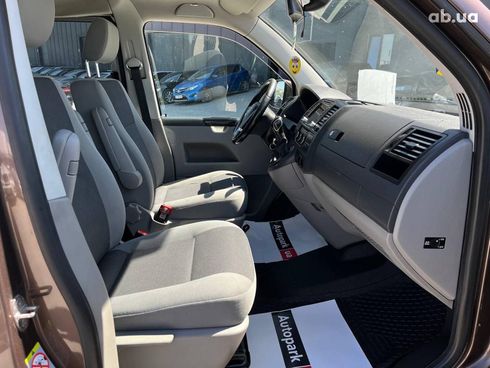 Volkswagen Transporter 2014 коричневый - фото 12