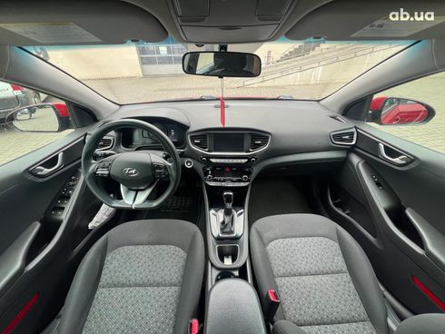 Hyundai Ioniq 2019 красный - фото 18