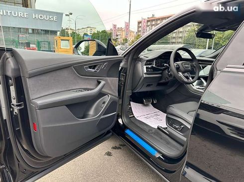 Audi RS Q8 2025 - фото 21