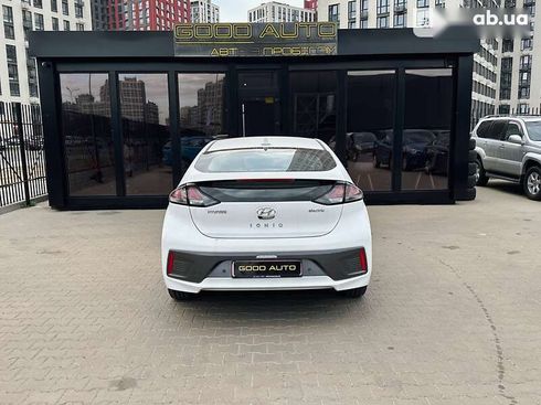 Hyundai IONIQ Electric 2021 - фото 6