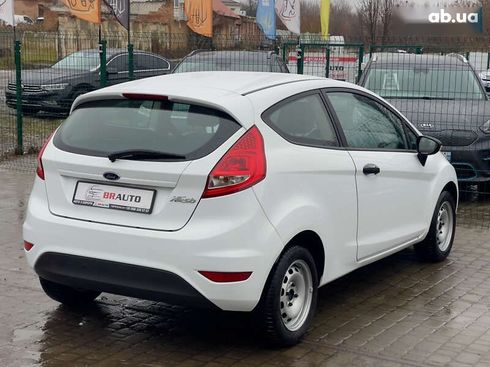 Ford Fiesta 2010 - фото 18