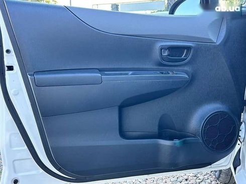 Toyota Yaris 2012 - фото 12