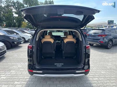 Kia Carnival 2021 - фото 11