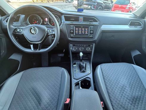 Volkswagen Tiguan 2020 синий - фото 28