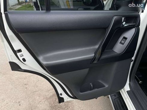 Toyota Land Cruiser Prado 2012 - фото 15