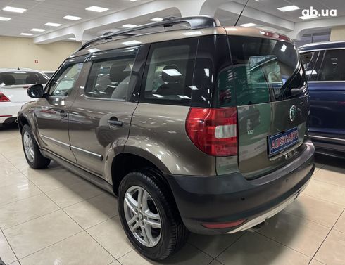 Skoda Yeti 2010 коричневый - фото 10