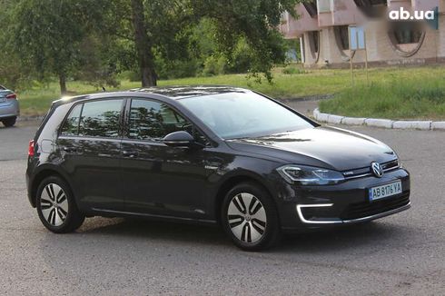 Volkswagen e-Golf 2020 - фото 7