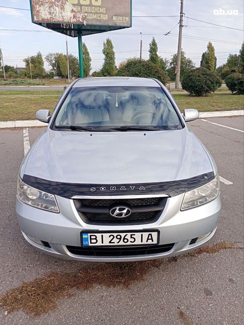 Hyundai Sonata 2006 серебристый - фото 3