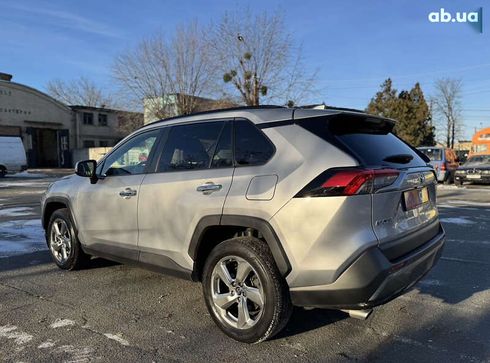 Toyota RAV4 2019 - фото 14