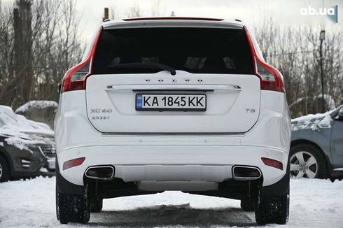 Volvo XC60 2017 - фото 12