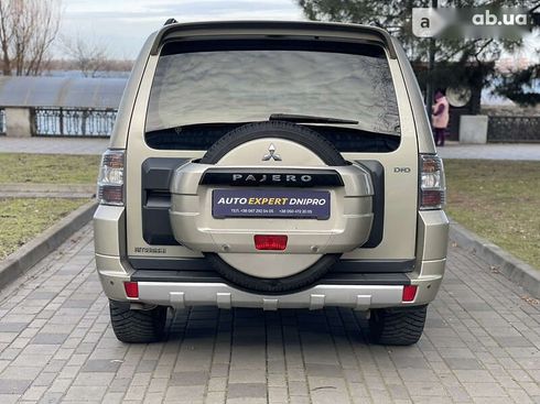 Mitsubishi Pajero Wagon 2014 - фото 8