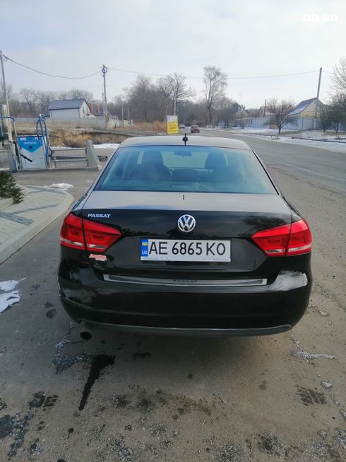 Volkswagen Passat 2011 черный - фото 16