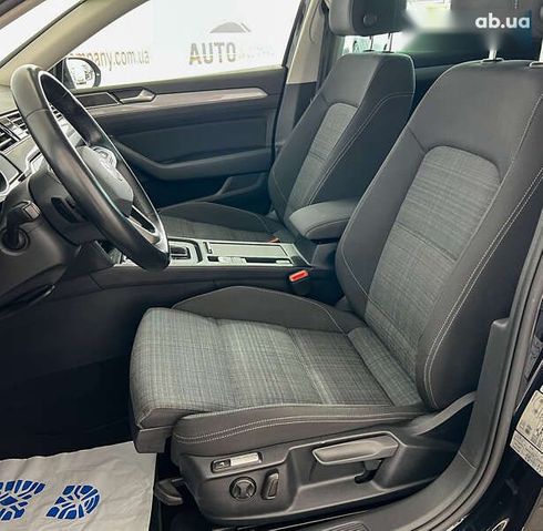 Volkswagen Passat 2021 - фото 6