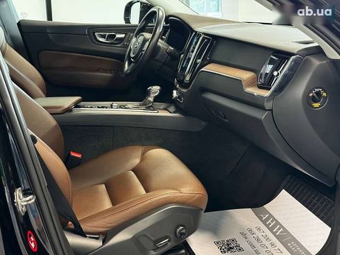 Volvo XC60 2017 - фото 30