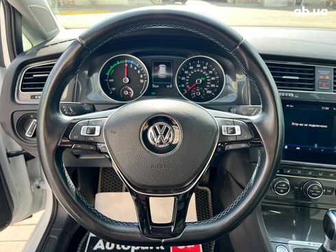 Volkswagen e-Golf 2017 белый - фото 16