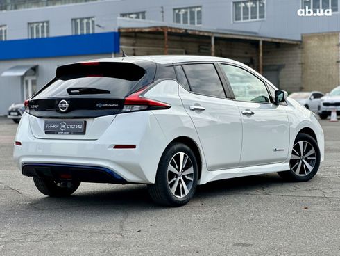 Nissan Leaf 2018 белый - фото 5