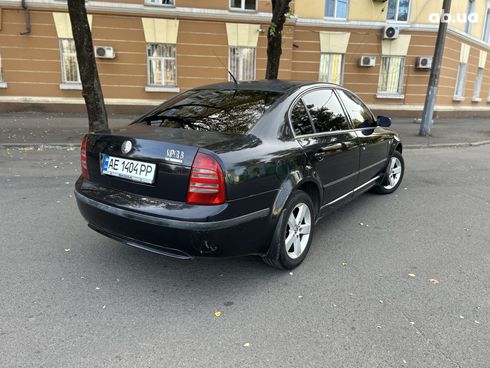 Skoda Superb 2004 черный - фото 5