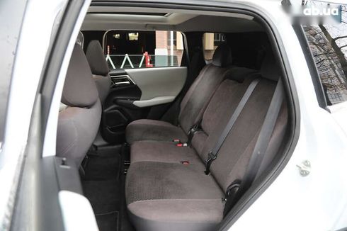 Mitsubishi Outlander 2022 - фото 9