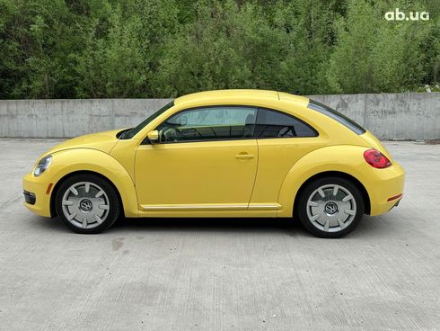 Volkswagen Beetle 2012 желтый - фото 8