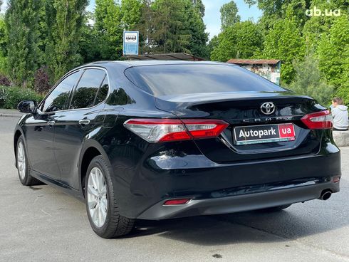 Toyota Camry 2017 черный - фото 13