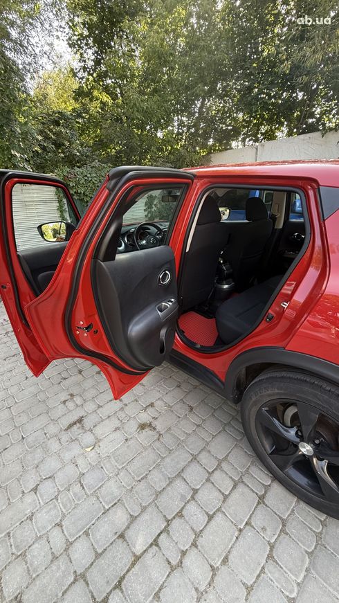 Nissan Juke 2018 красный - фото 9