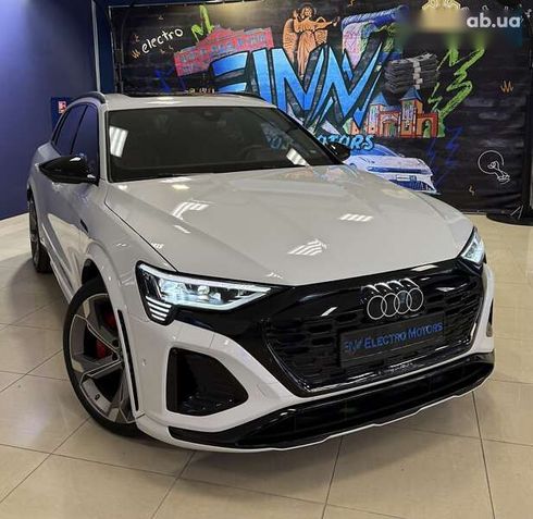 Audi SQ8 e-tron 2023 - фото 5
