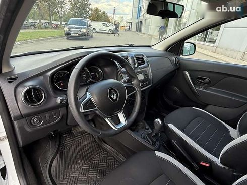 Renault Sandero 2019 - фото 17
