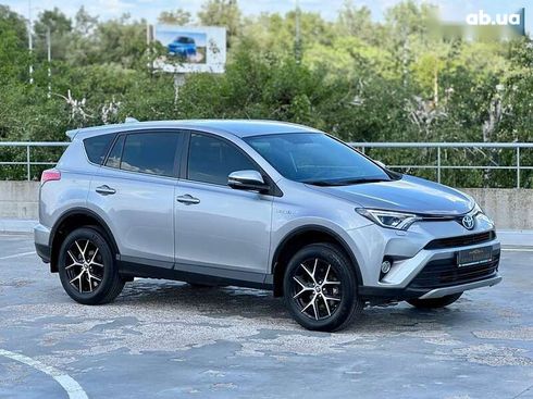 Toyota RAV4 2016 - фото 11