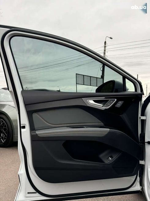 Audi Q4 e-tron 2023 - фото 15