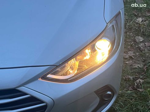 Hyundai Avante 2016 серый - фото 5