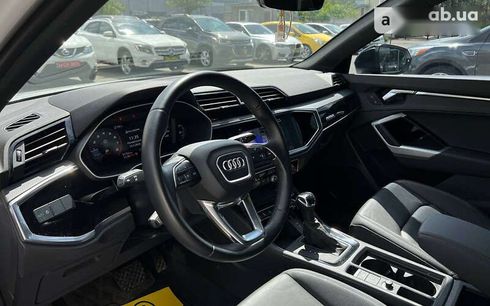 Audi Q3 2021 - фото 8