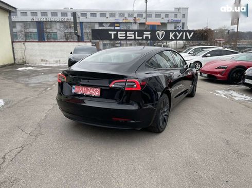 Tesla Model 3 2022 - фото 9