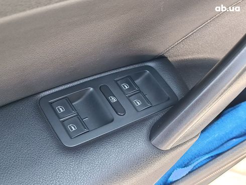 Volkswagen Passat 2015 бежевый - фото 16