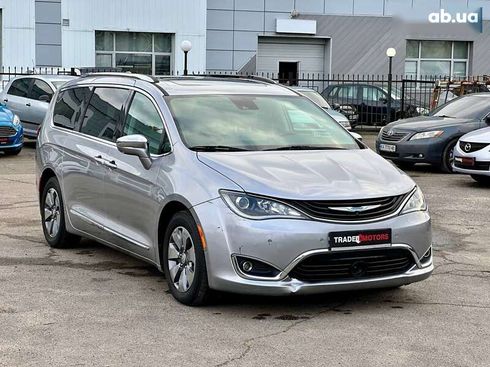 Chrysler Pacifica 2017 - фото 2