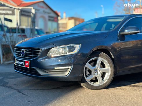 Volvo V60 2013 синий - фото 2