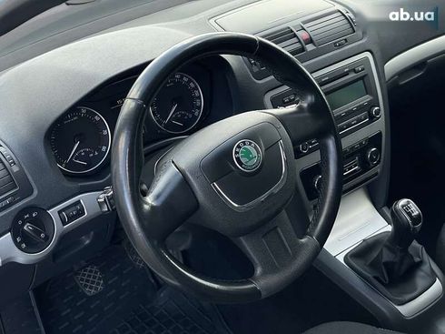 Skoda Octavia 2010 - фото 21