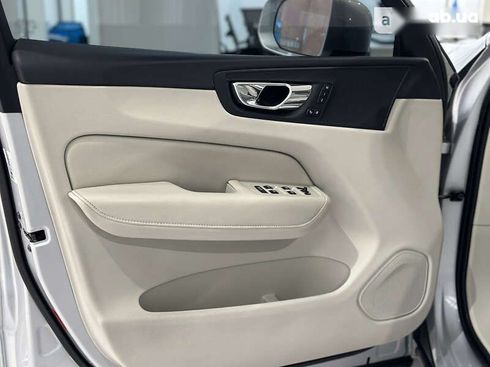 Volvo XC60 2017 - фото 14
