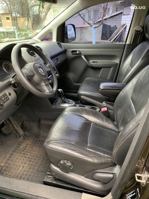 Volkswagen Caddy 2012 коричневый - фото 9
