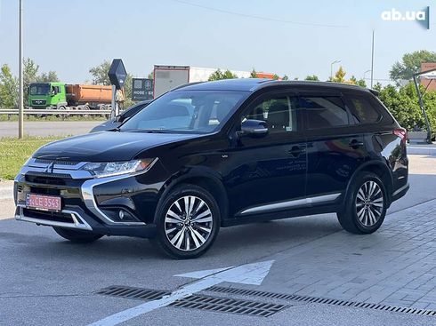 Mitsubishi Outlander 2019 - фото 11