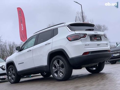 Jeep Compass 2021 - фото 18