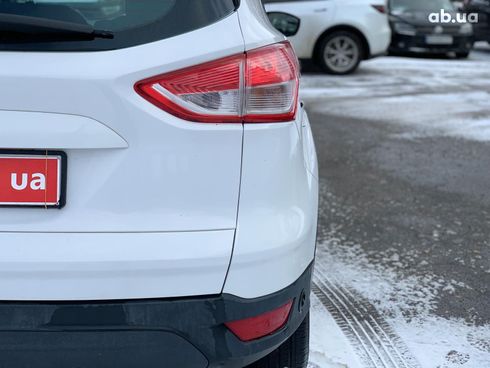 Ford Escape 2015 белый - фото 11