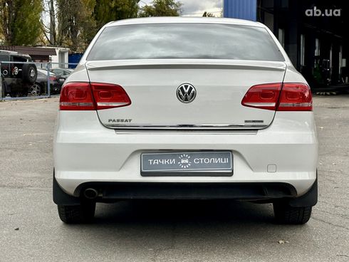 Volkswagen Passat 2013 белый - фото 4