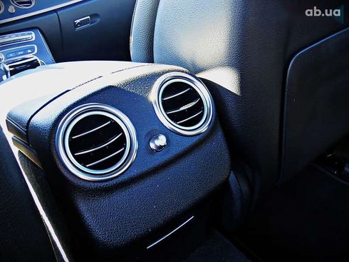 Mercedes-Benz E-Класс 2019 - фото 19