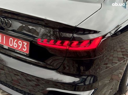 Audi A4 2020 - фото 18