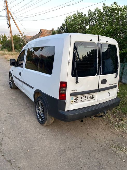 Opel Combo Life 2005 белый - фото 8