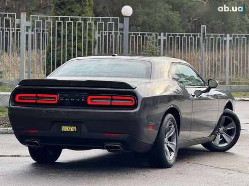 Dodge Challenger 2020 - фото 25