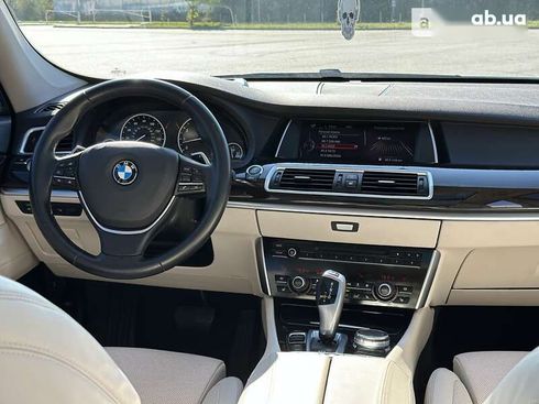 BMW 5 серия 2015 - фото 12